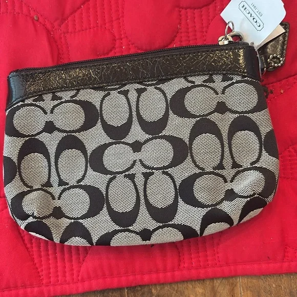 Black coach wristlet nwt - Picture 3 of 5